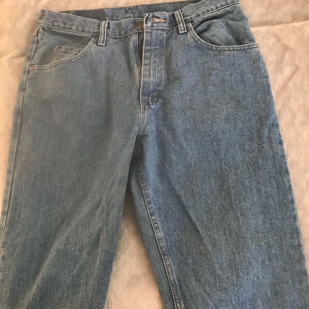 Men’s Wrangler Rugged Jeans and Relax fit.